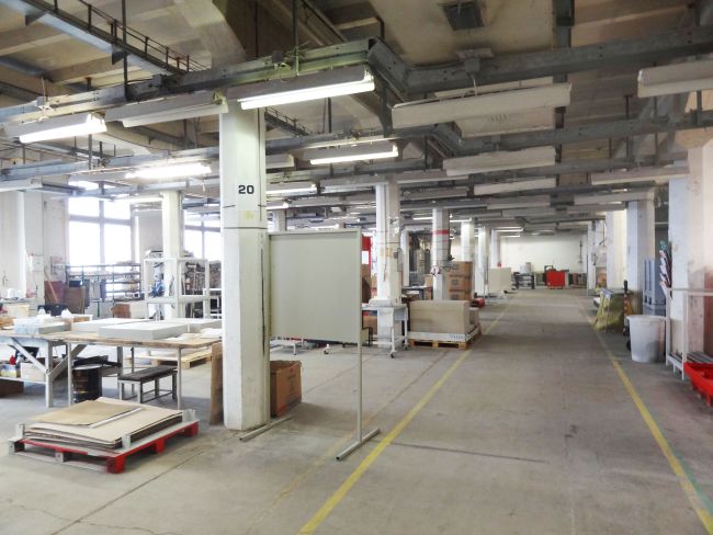 Výrobní a skladové prostory s výměrou až 6 000 m2 v Hrušovanech u Brna.